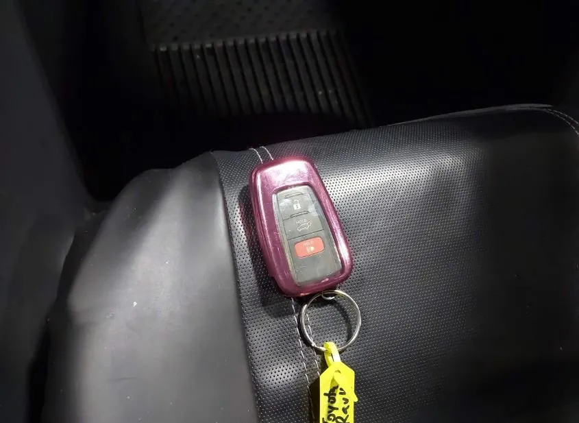2025 TOYOTA RAV4 Used VIN 2T3A1RFV8SC508208 – exterior detail