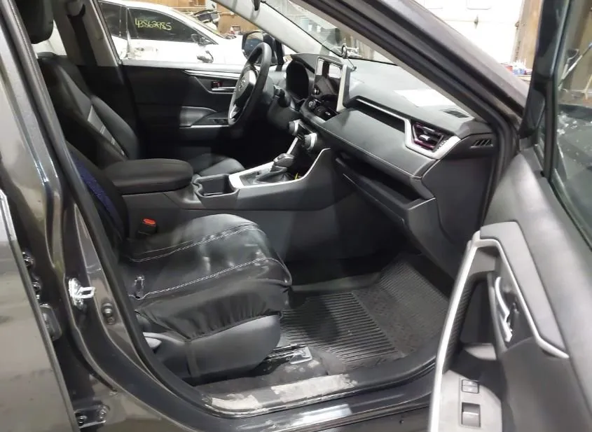 2025 TOYOTA RAV4 Used VIN 2T3A1RFV8SC508208 – trunk area