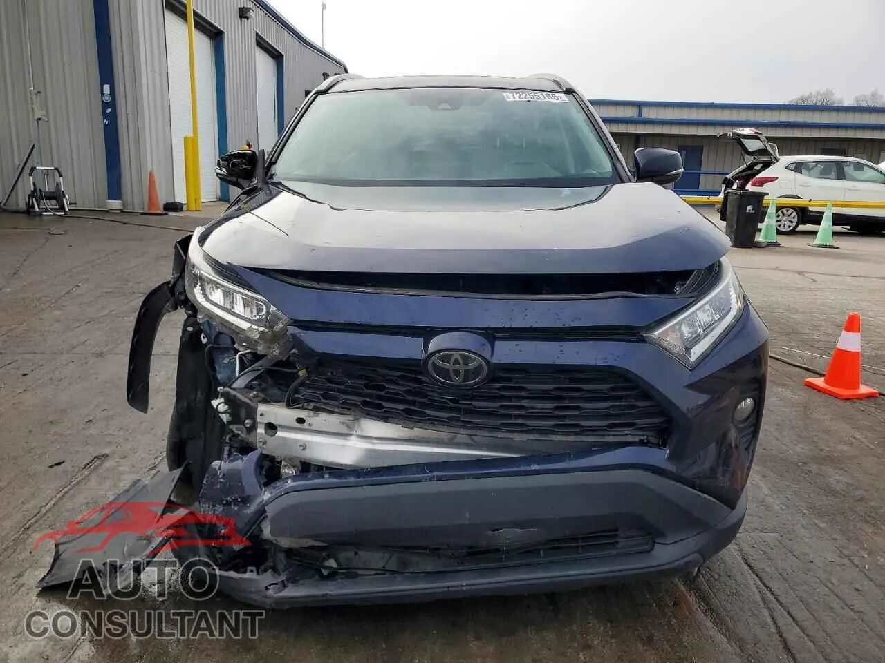 2019 TOYOTA RAV4 Damaged VIN 2T3C1RFV6KW034718 – interior seats