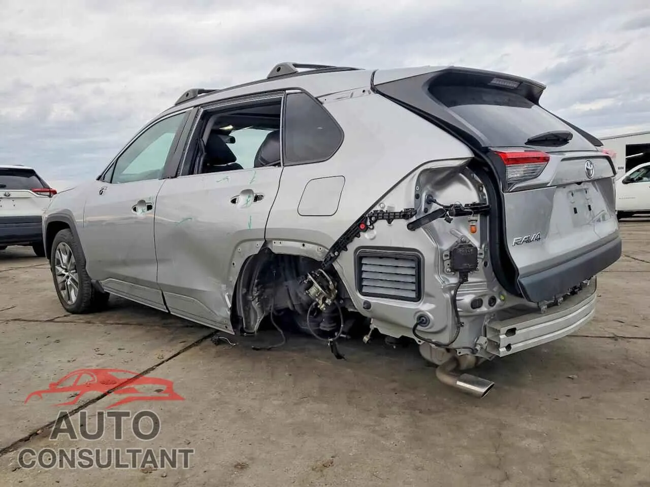 2022 TOYOTA RAV4 Damaged VIN 2T3C1RFV6NW222935 – rear exterior