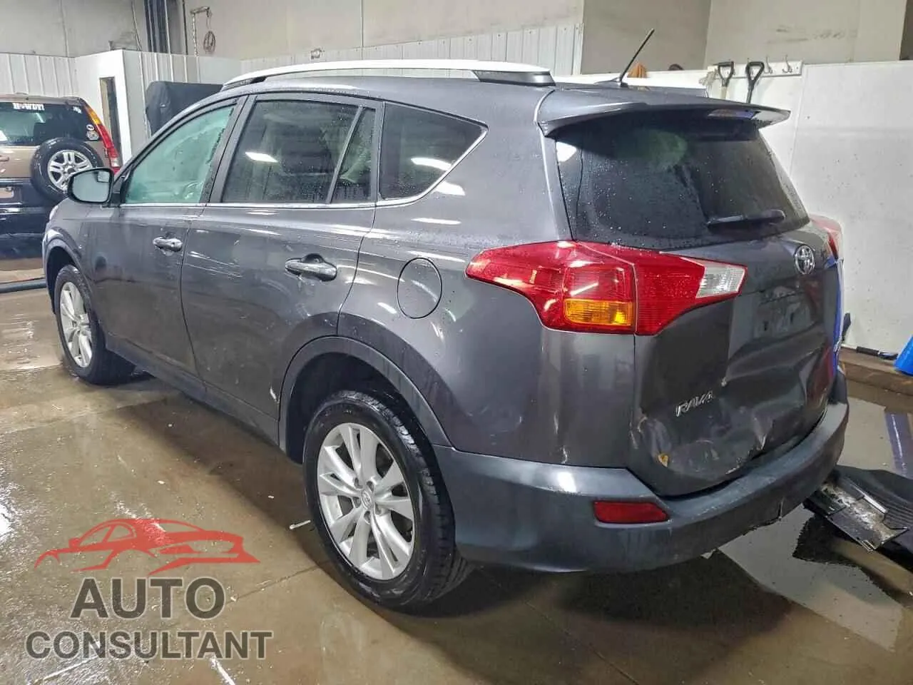2013 TOYOTA RAV4 Damaged VIN 2T3DFREV6DW111405 – rear exterior