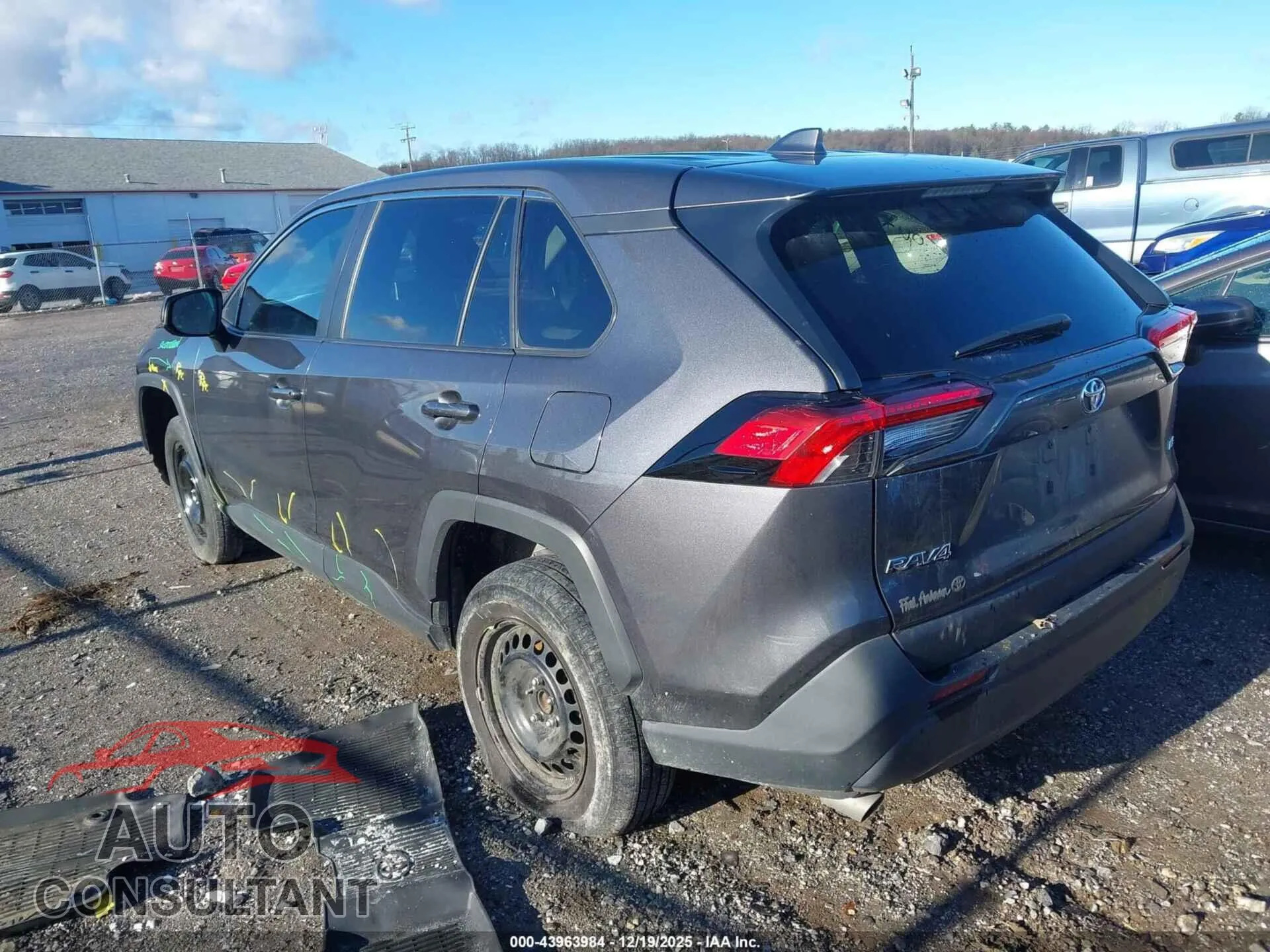 2024 TOYOTA RAV4 Damaged VIN 2T3H1RFV8RC288660 – side profile