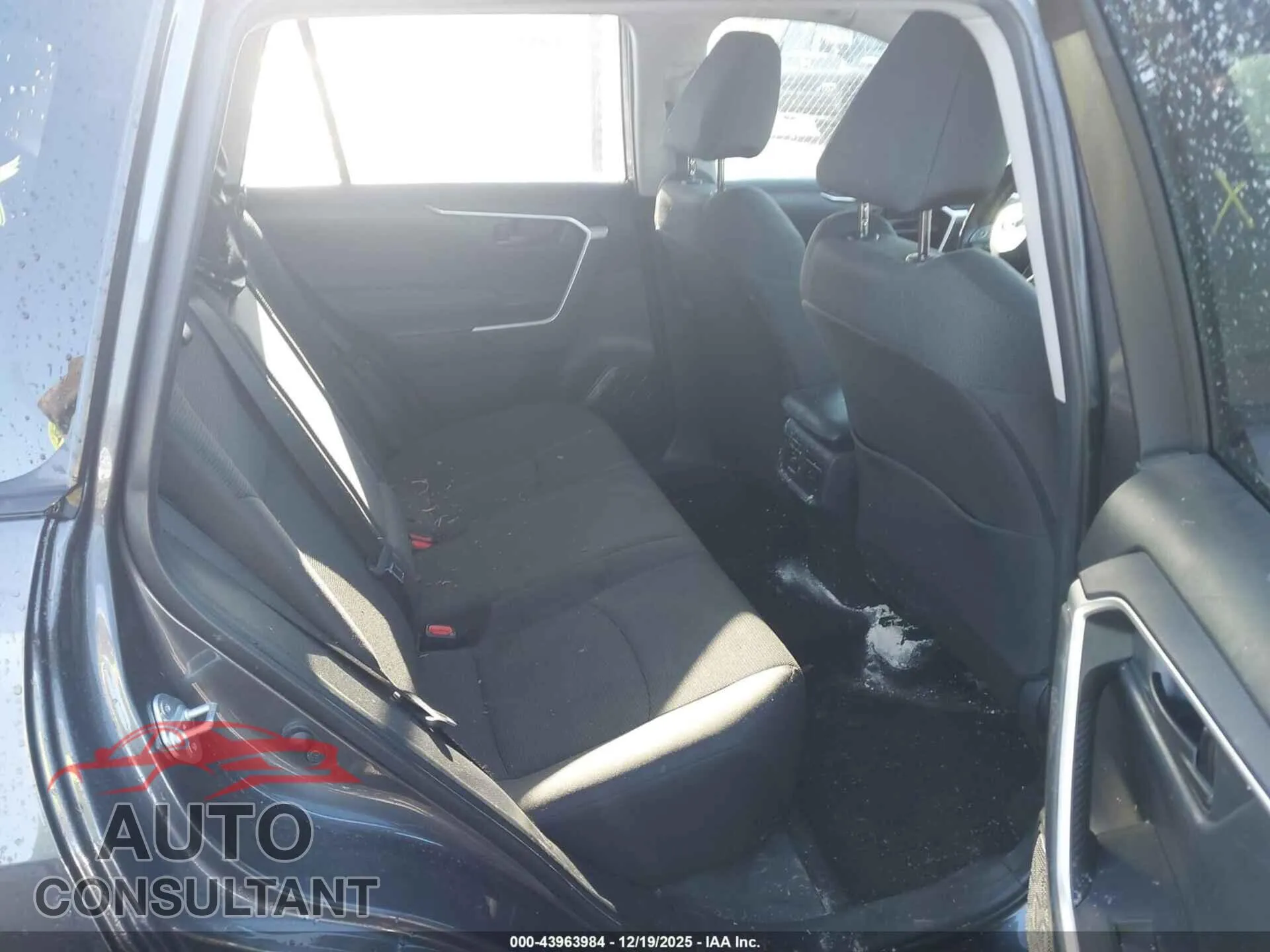 2024 TOYOTA RAV4 Damaged VIN 2T3H1RFV8RC288660 – undercarriage