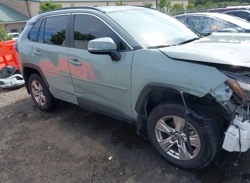 2023 TOYOTA RAV4 Used VIN 2T3P1RFV1PW352223 – photo 11
