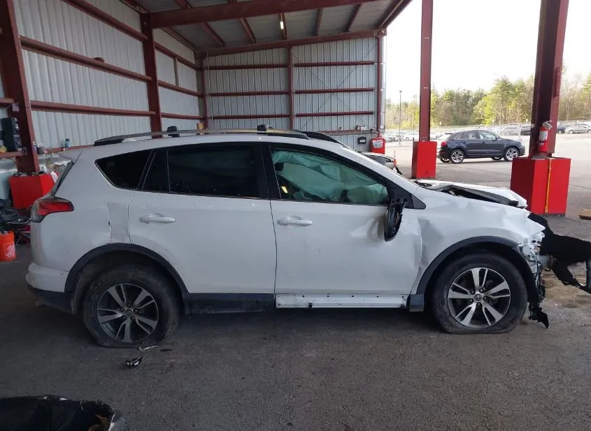 2018 TOYOTA RAV4 Damaged VIN 2T3RFREV2JW795516 – photo 11