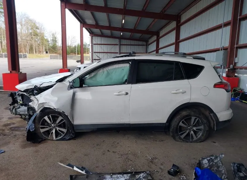 2018 TOYOTA RAV4 Damaged VIN 2T3RFREV2JW795516 – photo 17