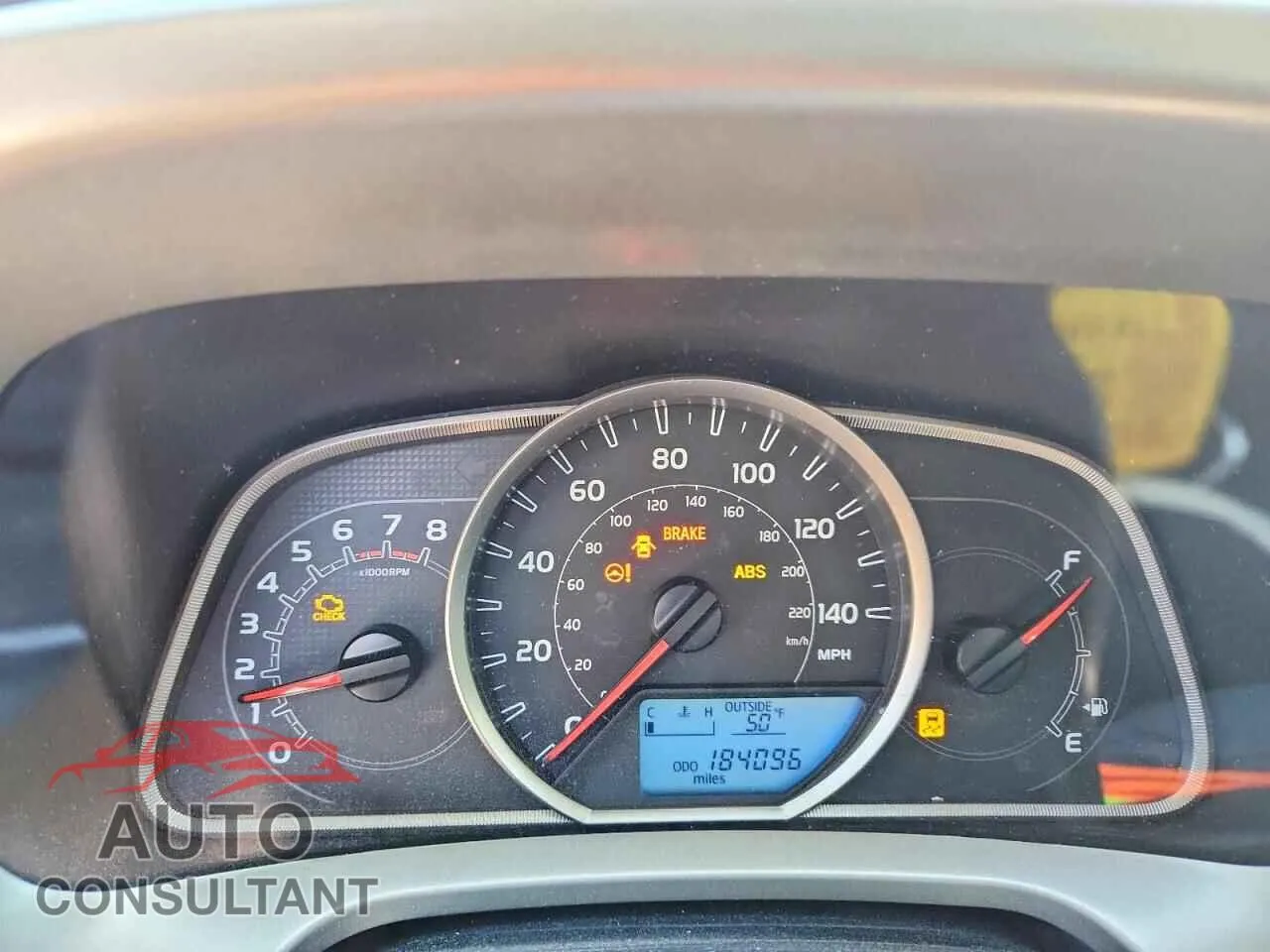 2013 TOYOTA RAV4 Used VIN 2T3RFREV3DW115031 – trunk area