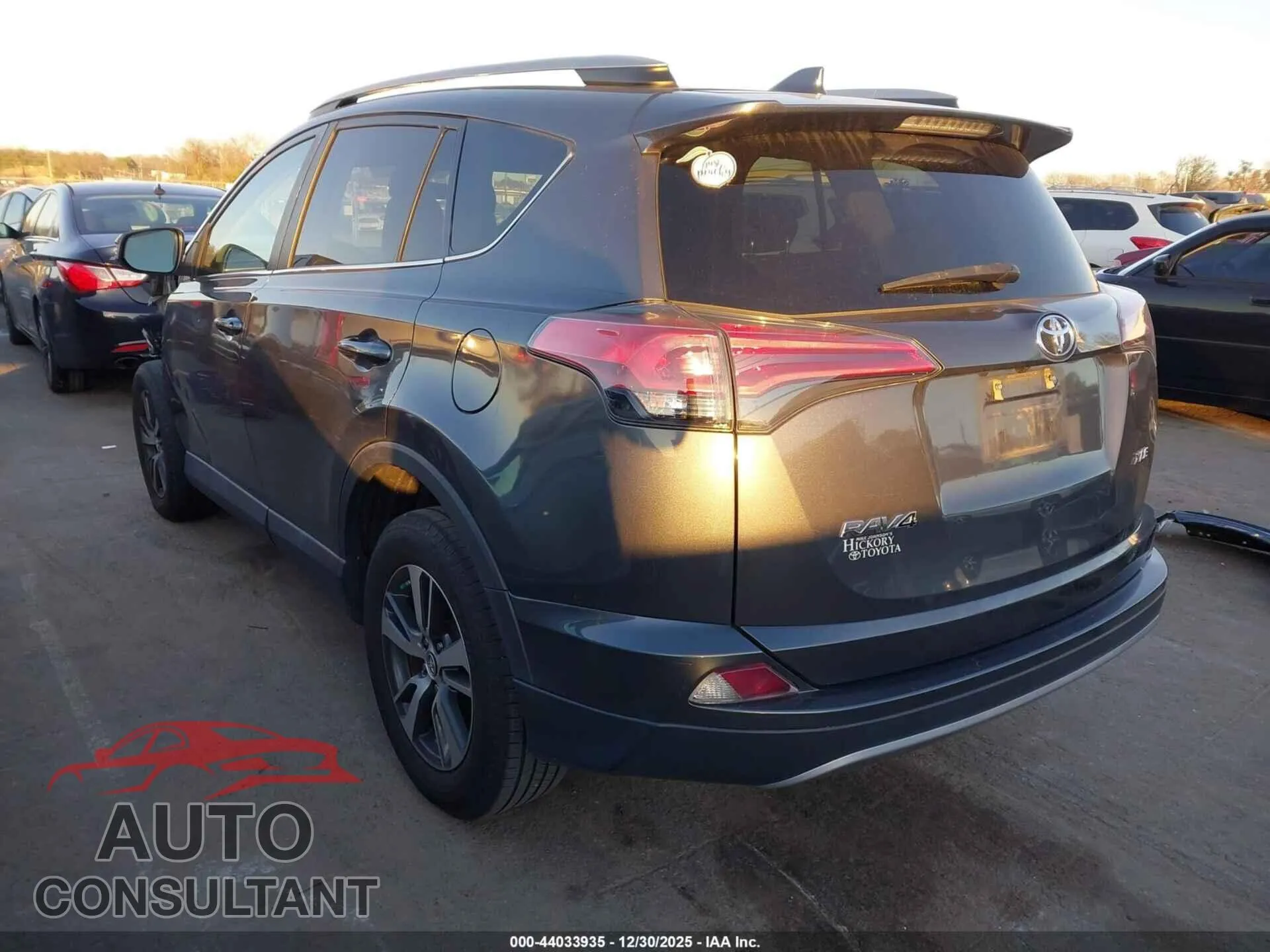 2018 TOYOTA RAV4 Damaged VIN 2T3WFREV0JW497291 – side profile