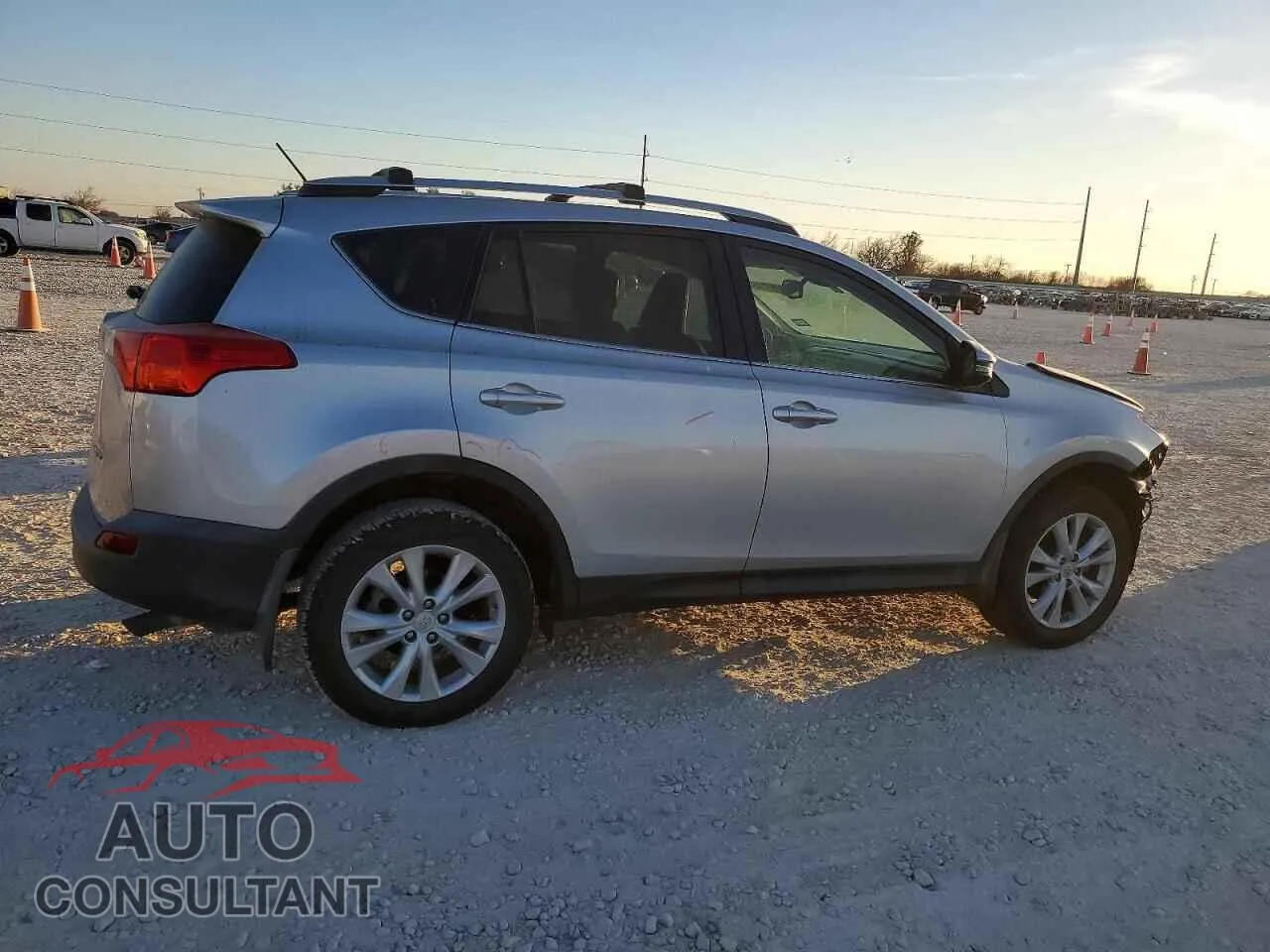 2015 TOYOTA RAV4 Damaged VIN 2T3YFREV7FW158737 – side profile