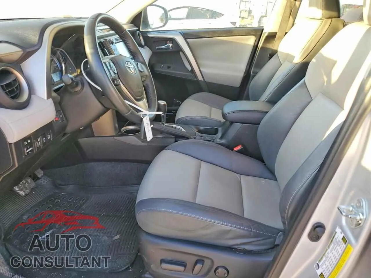 2015 TOYOTA RAV4 Damaged VIN 2T3YFREV7FW158737 – exterior detail