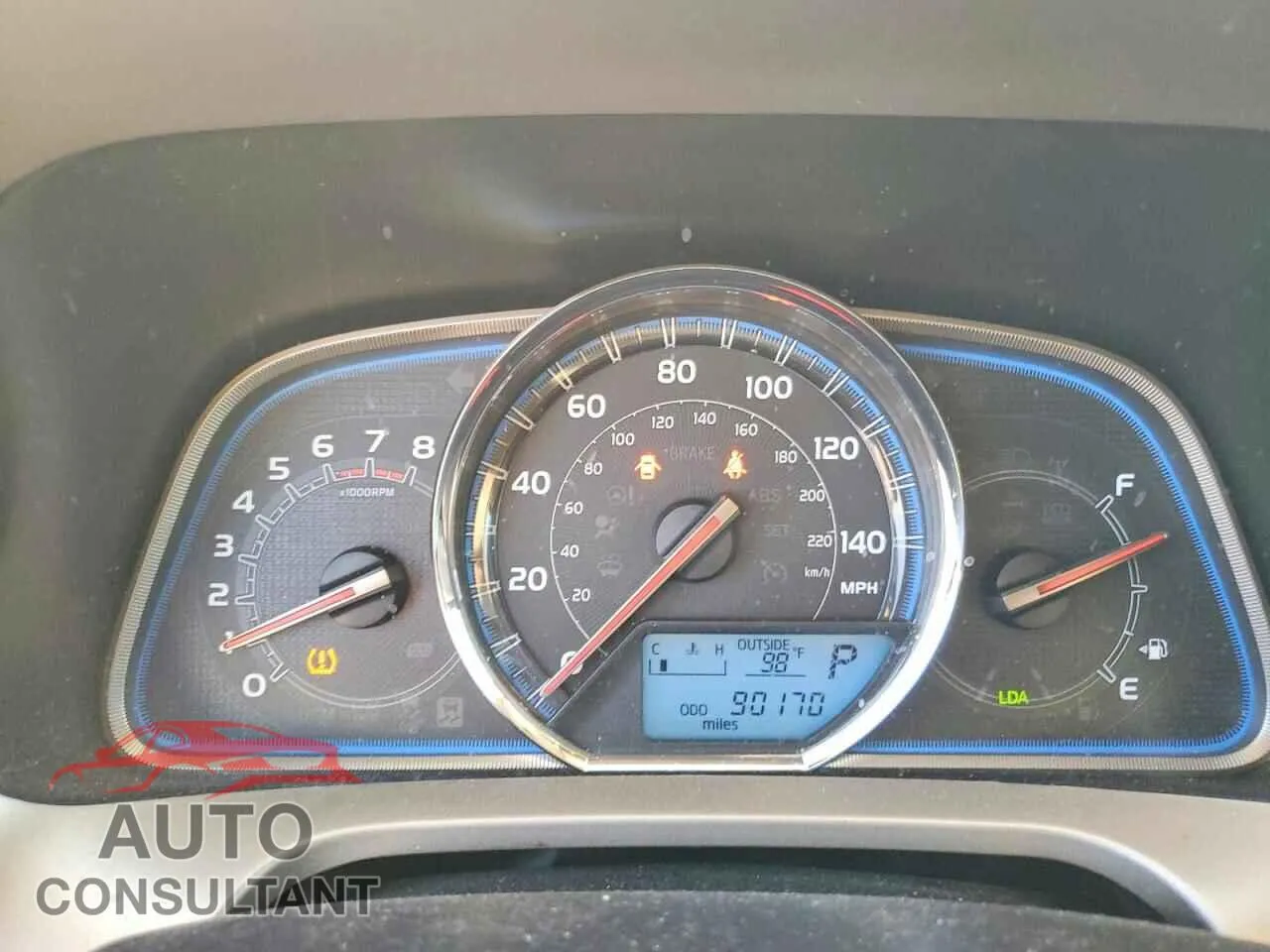 2015 TOYOTA RAV4 Damaged VIN 2T3YFREV7FW158737 – trunk area