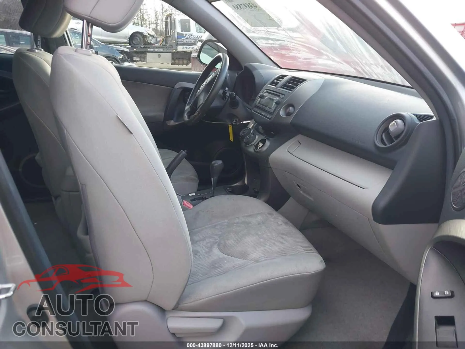 2012 TOYOTA RAV4 Damaged VIN 2T3ZF4DV0CW145543 – interior seats