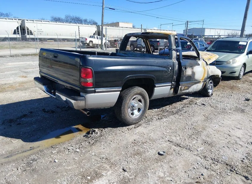 1994 DODGE Ram Used VIN 3B7HC16Y2RM534513 – undercarriage