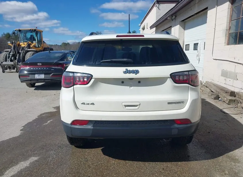 2018 JEEP Compass Used VIN 3C4NJDAB6JT413765 – photo 20