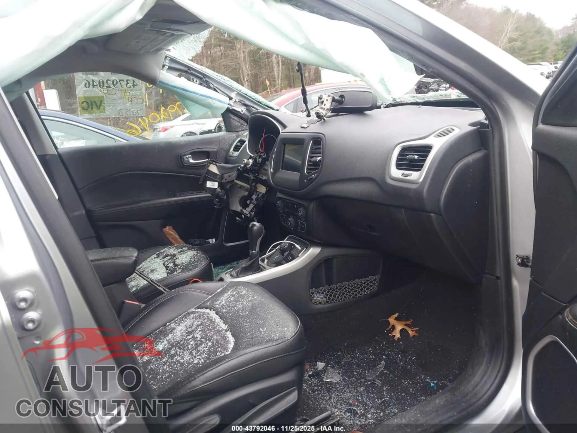 2019 JEEP COMPASS Damaged VIN 3C4NJDBB5KT595751 – interior seats