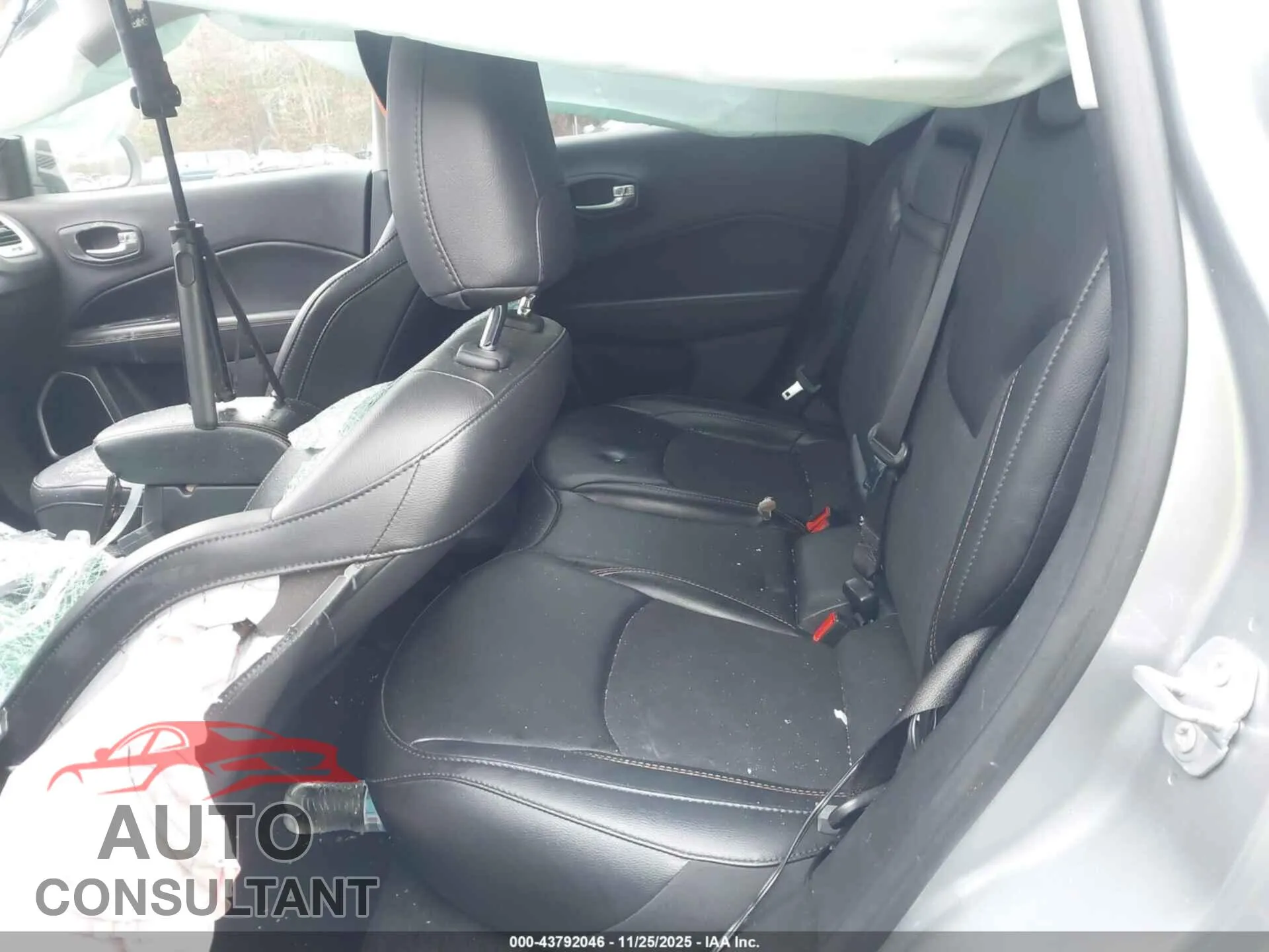 2019 JEEP COMPASS Damaged VIN 3C4NJDBB5KT595751 – undercarriage