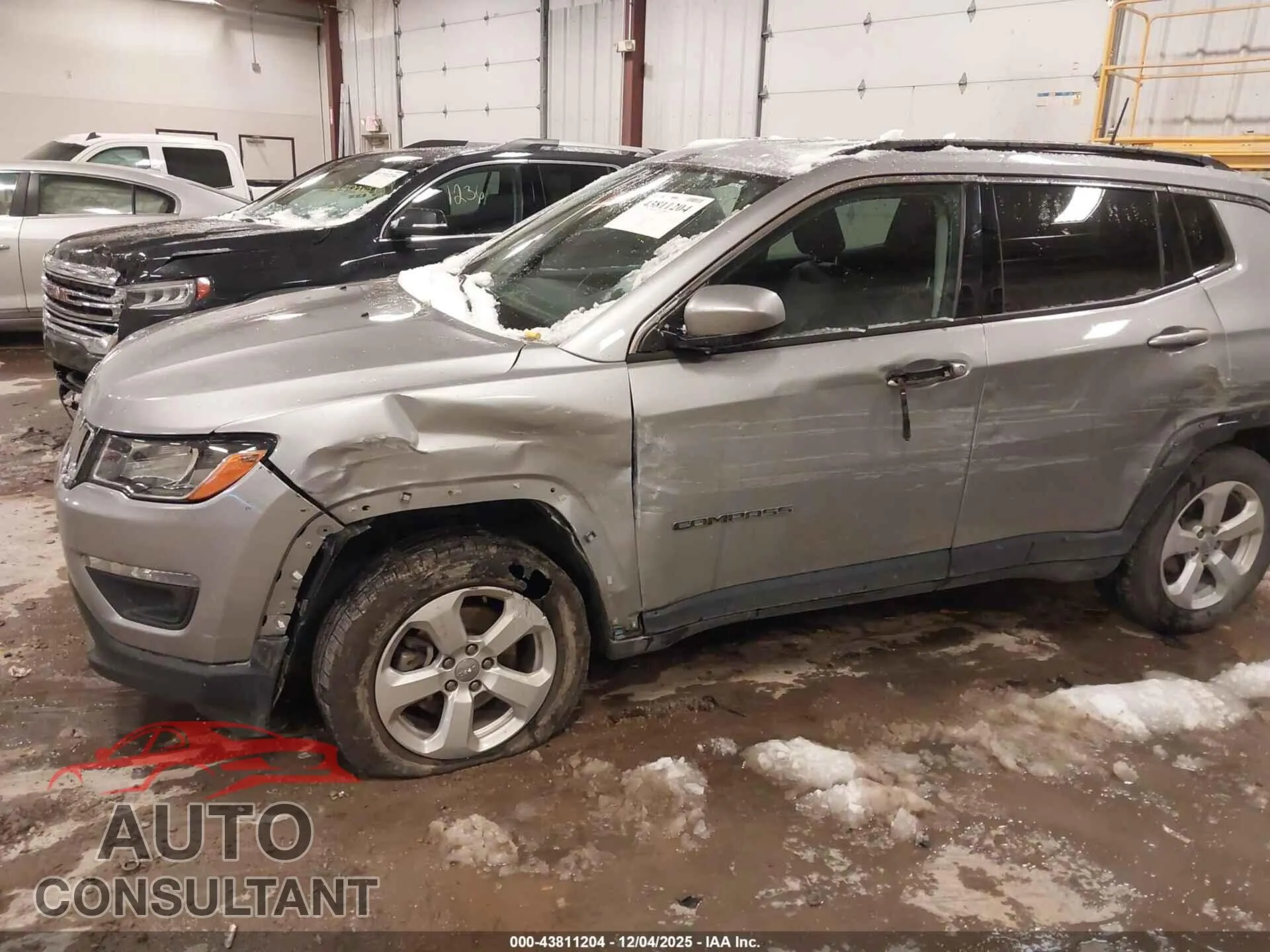 2019 JEEP COMPASS Damaged VIN 3C4NJDBB7KT646179 – engine bay