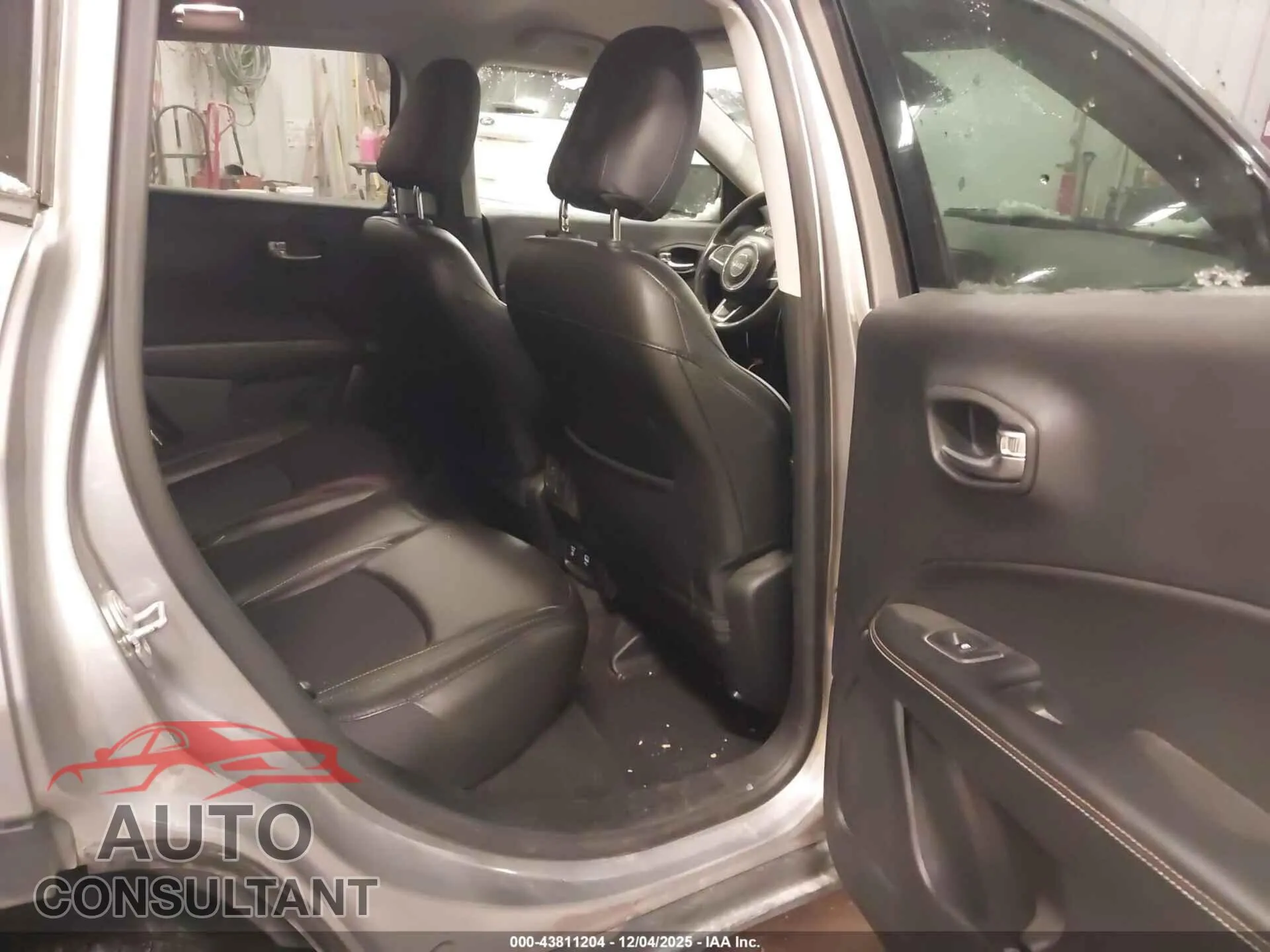 2019 JEEP COMPASS Damaged VIN 3C4NJDBB7KT646179 – undercarriage