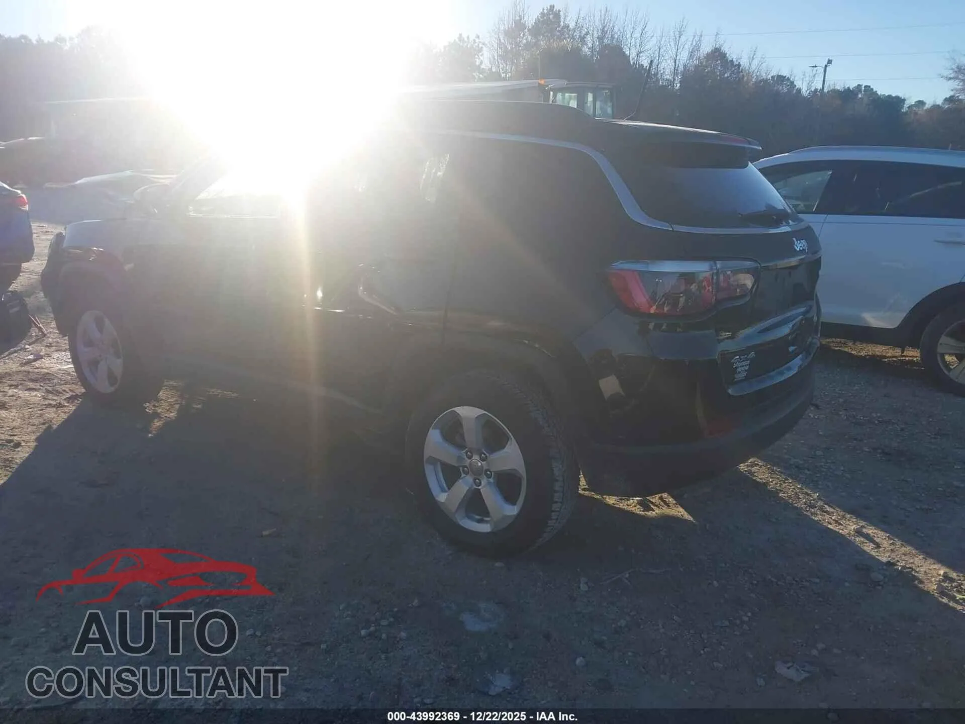 2018 JEEP COMPASS Damaged VIN 3C4NJDBBXJT246552 – side profile