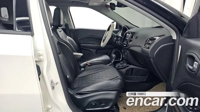 2019 Jeep Compass 2nd Gen 2.4 Limitied AWD Sold VIN 3C4NJDCB5KT646986 – trunk area