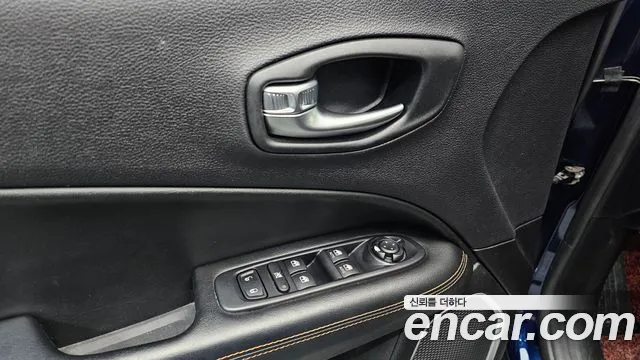 2019 Jeep Compass 2nd Gen 2.4 Limitied AWD Sold VIN 3C4NJDCB8KT598089 – interior seats