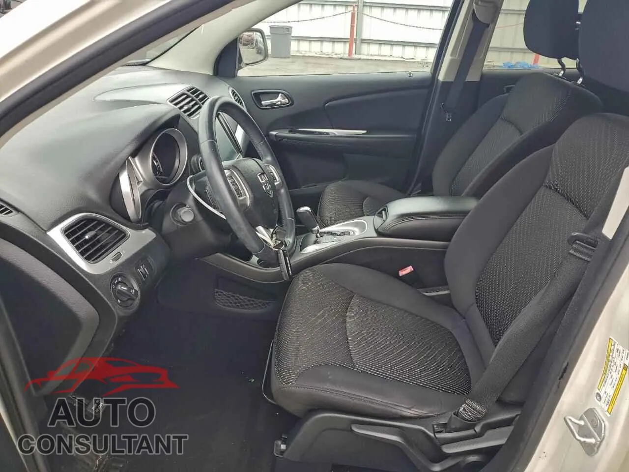 2013 DODGE JOURNEY Damaged VIN 3C4PDCBG8DT690961 – exterior detail