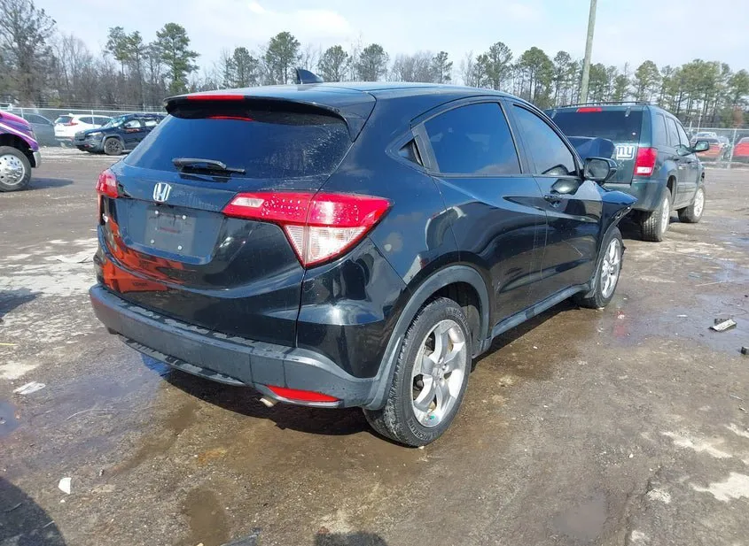 2017 HONDA HR-V Used VIN 3CZRU5H52HM710853 – trunk area 2017 HONDA HR-V Used VIN 3CZRU5H52HM710853 – trunk area