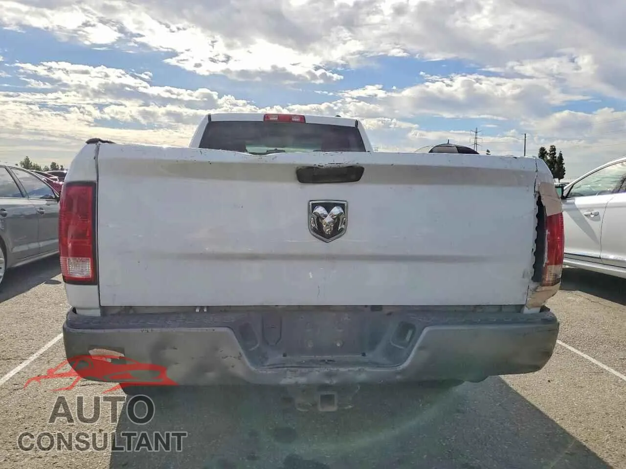 2011 DODGE All Models Damaged VIN 3D7TP2CL3BG557015 – engine bay