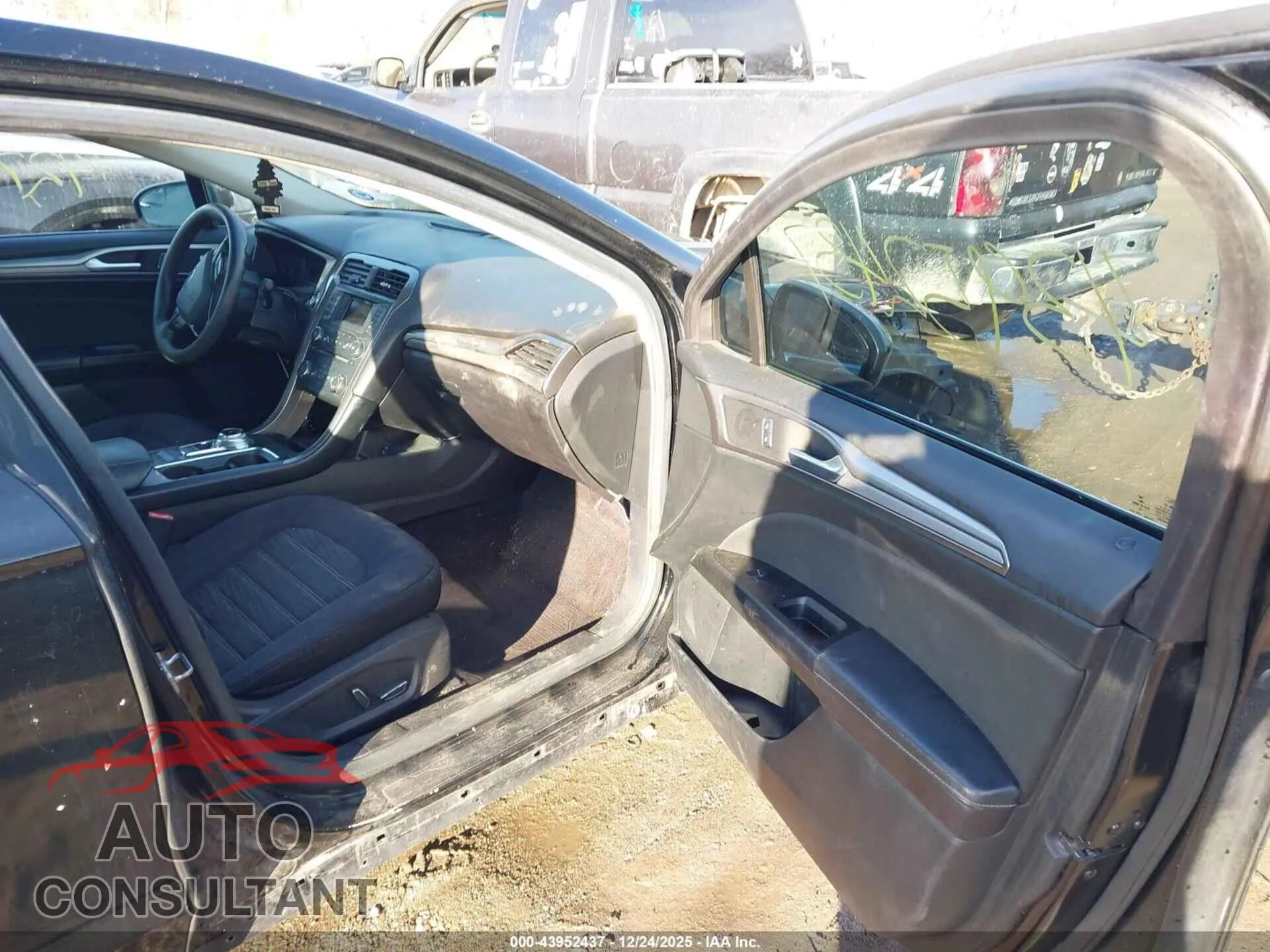 2017 FORD FUSION Damaged VIN 3FA6P0H71HR160123 – interior seats