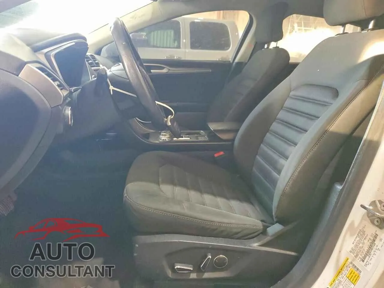 2019 FORD FUSION Damaged VIN 3FA6P0LU4KR124608 – exterior detail