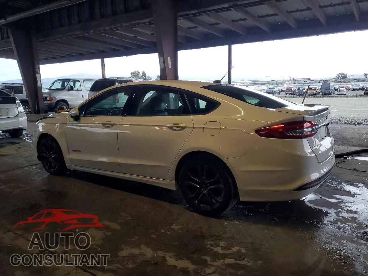 2018 FORD FUSION Damaged VIN 3FA6P0LU8JR155729 – rear exterior 2018 FORD FUSION Damaged VIN 3FA6P0LU8JR155729 – rear exterior