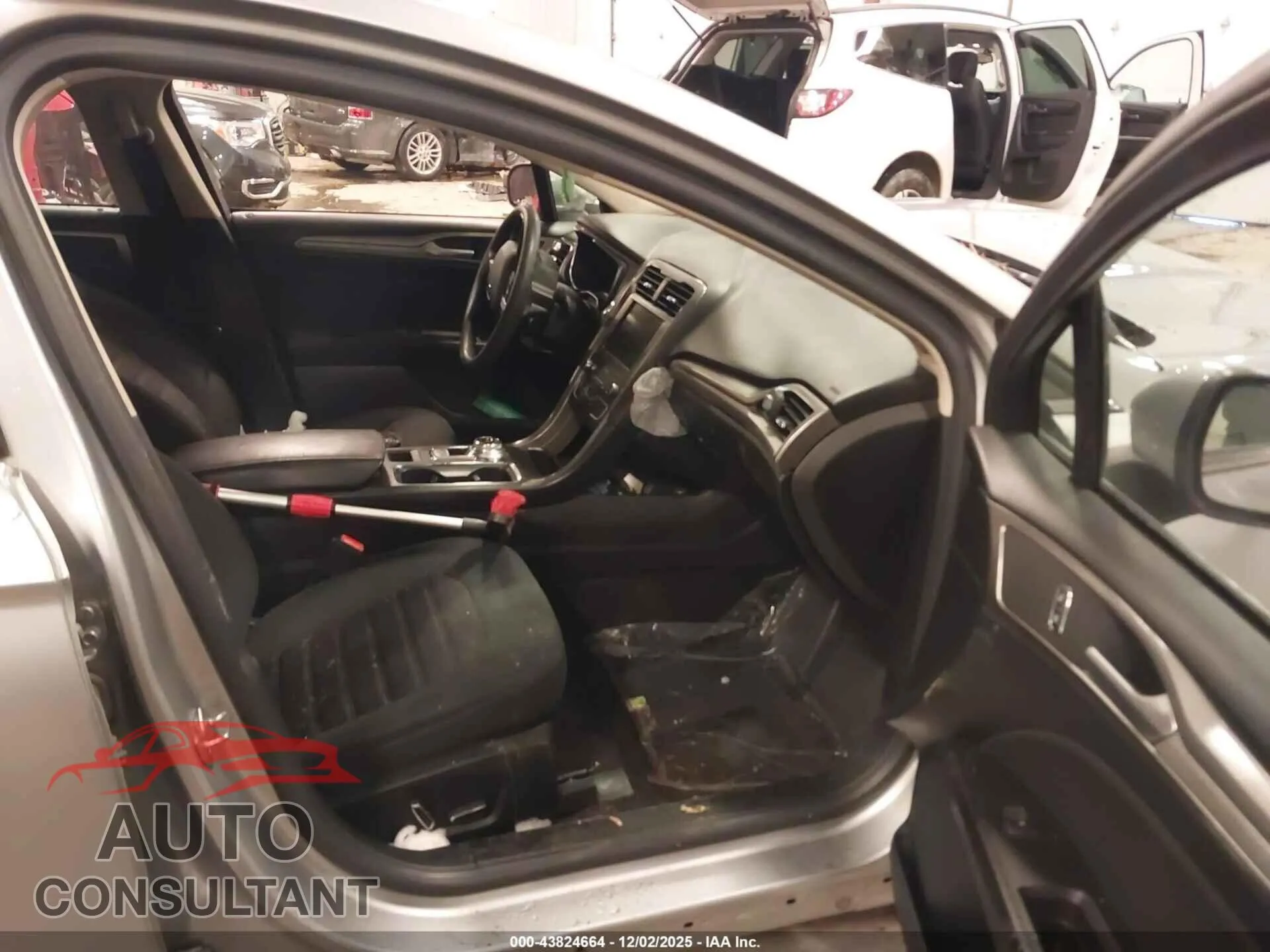 2020 FORD FUSION Damaged VIN 3FA6P0T95LR150051 – interior seats