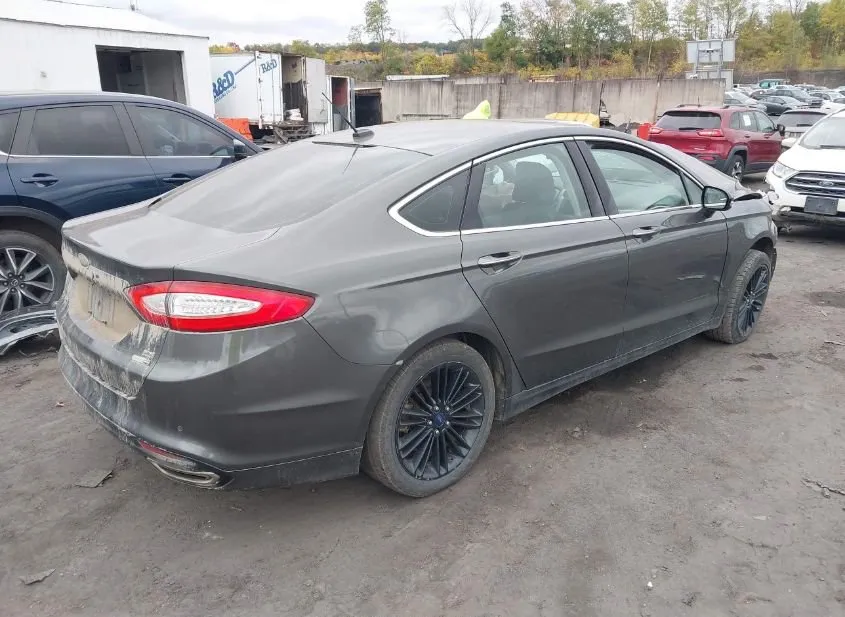 2016 FORD Fusion Used VIN 3FA6P0T99GR272255 – trunk area 2016 FORD Fusion Used VIN 3FA6P0T99GR272255 – trunk area