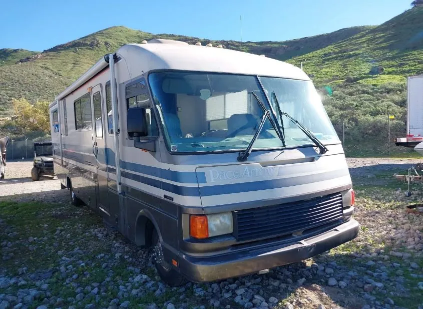1993 FORD Recreational Vehicle Used VIN 3FCMF53G1PJA02631 – engine bay
