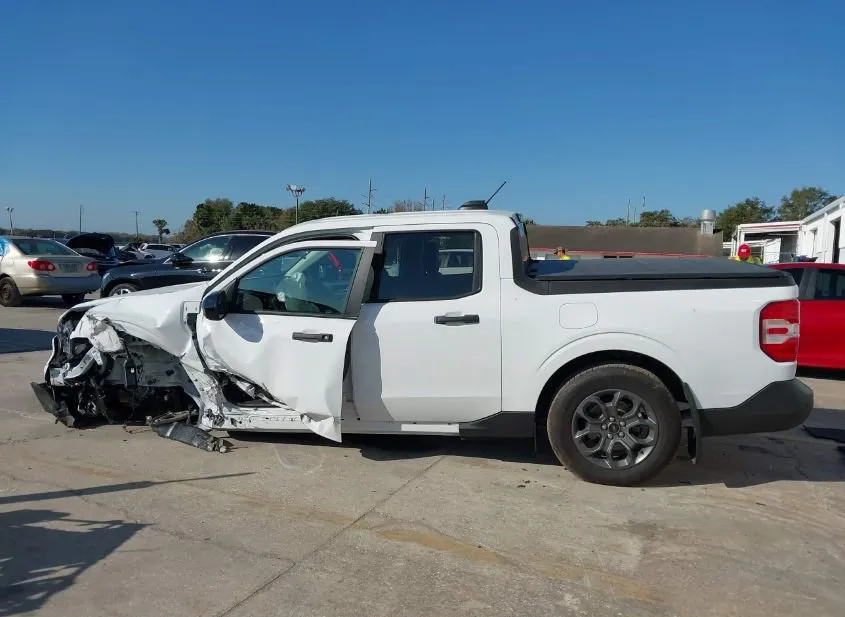 2025 FORD Maverick Used VIN 3FTTW8J33SRB45376 – trunk area