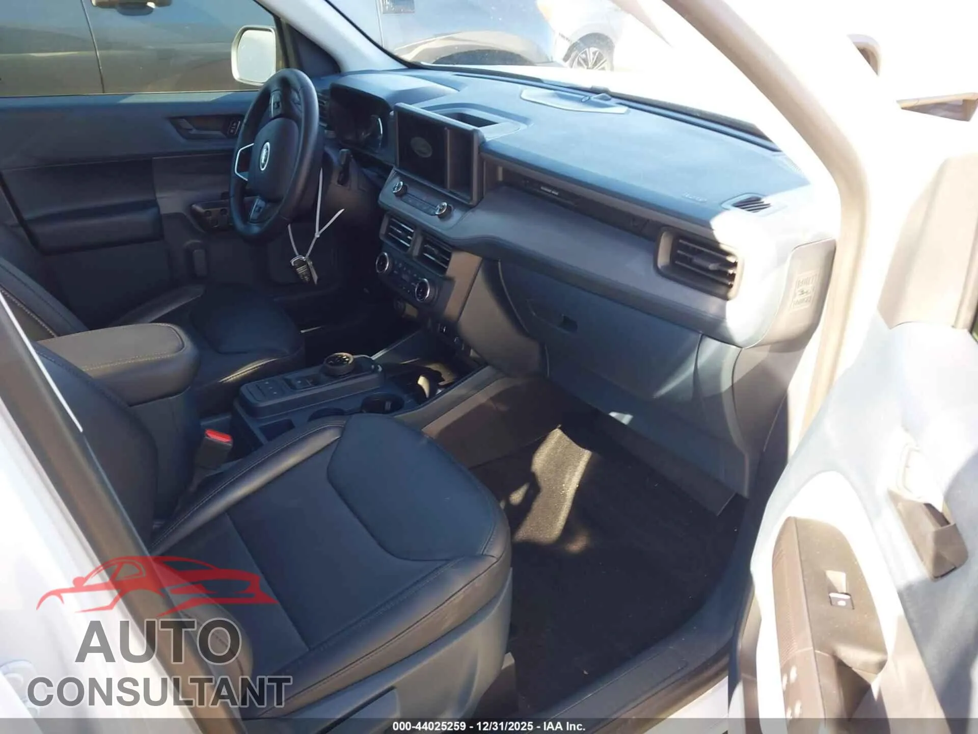2024 FORD MAVERICK Damaged VIN 3FTTW8M34RRB47109 – interior seats