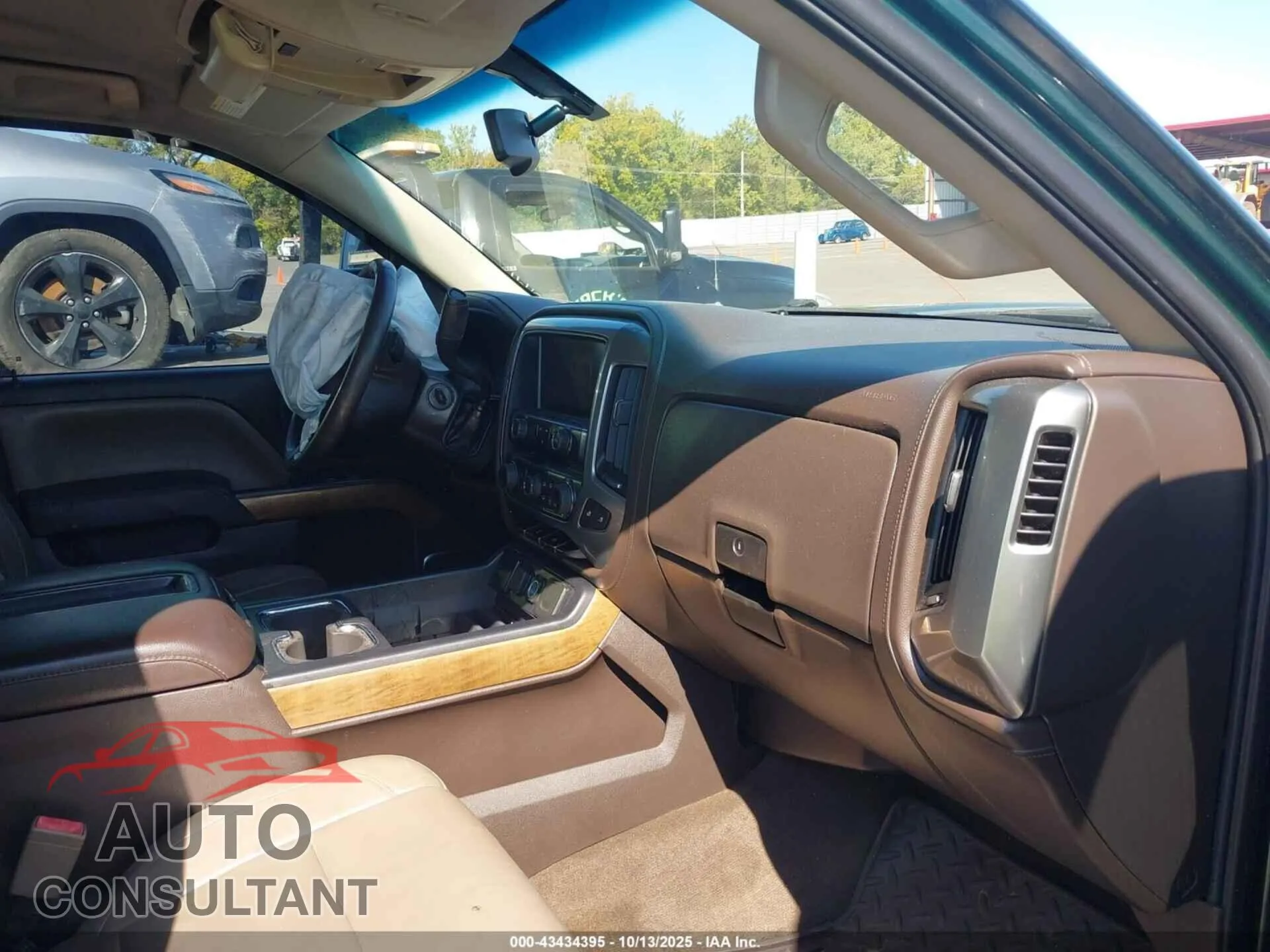 2014 CHEVROLET SILVERADO 1500 Damaged VIN 3GCPCSEC5EG504129 – interior seats
