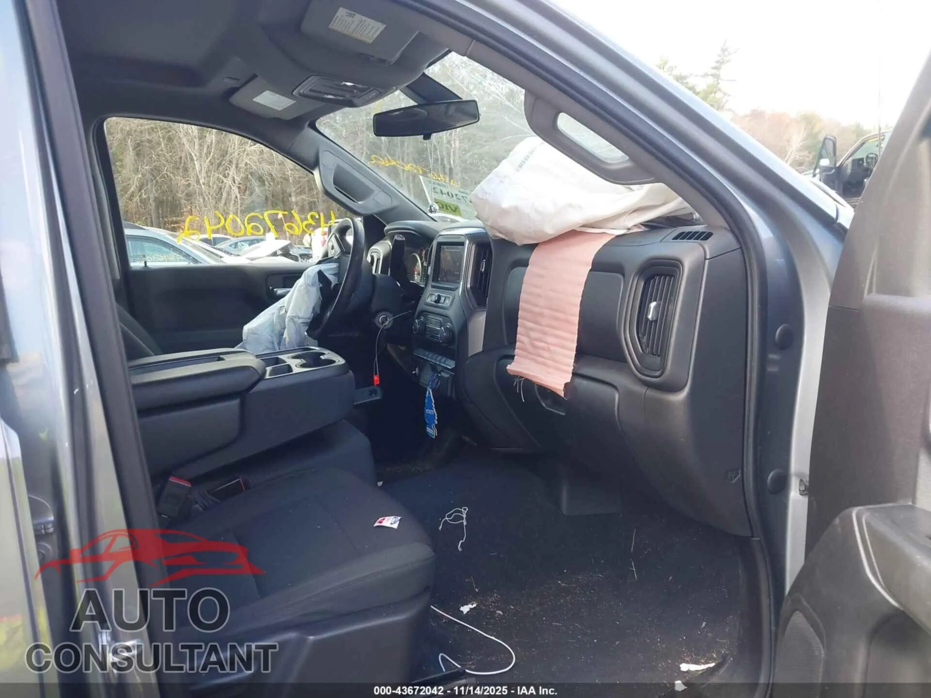 2020 CHEVROLET SILVERADO 1500 Damaged VIN 3GCPYBEK8LG211136 – interior seats