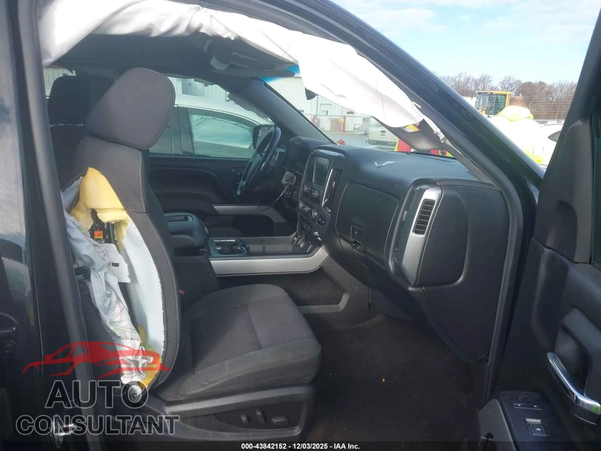 2015 CHEVROLET SILVERADO 1500 Damaged VIN 3GCUKREH4FG247993 – interior seats