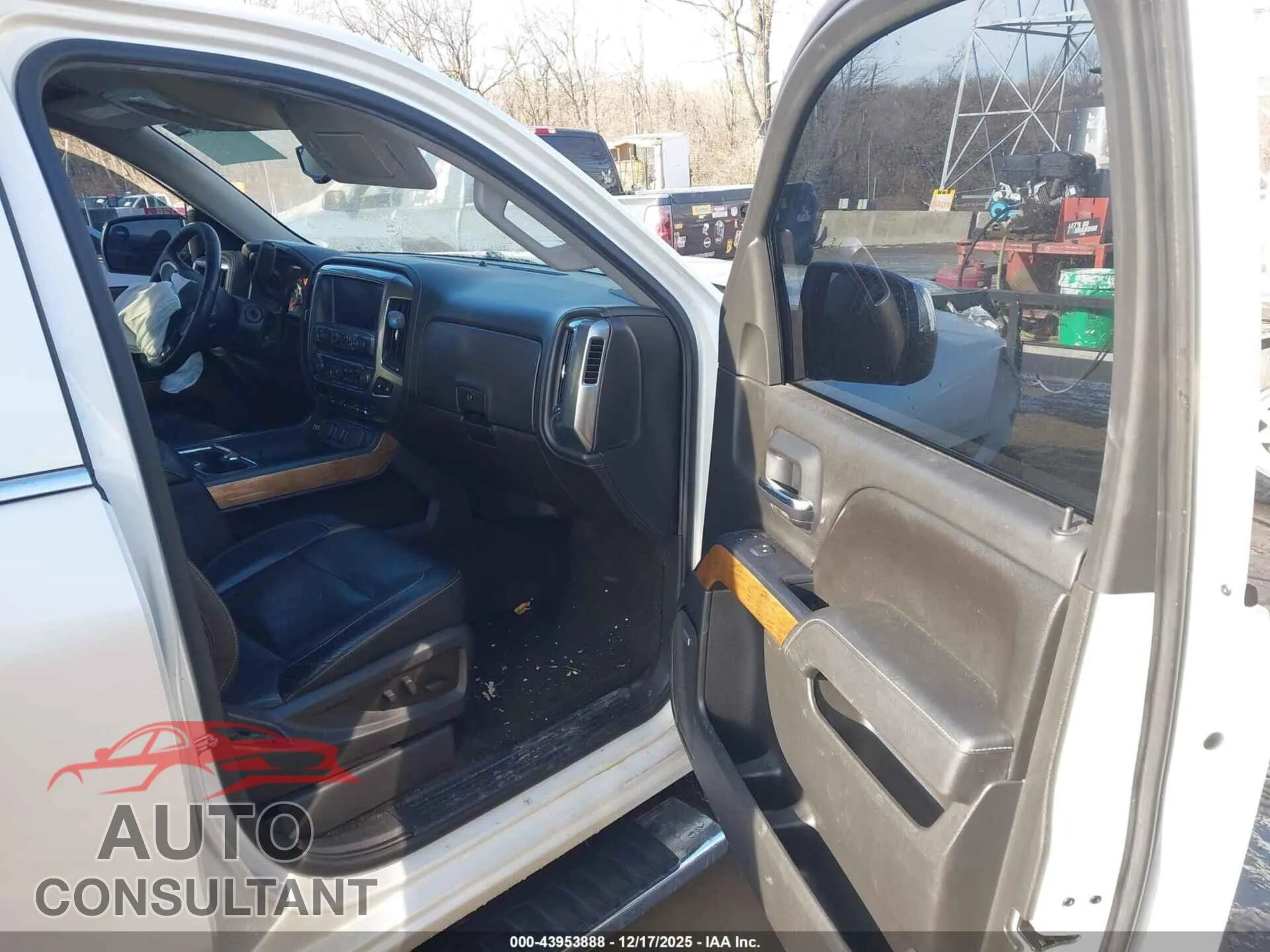2015 CHEVROLET SILVERADO 1500 Damaged VIN 3GCUKSEC8FG212899 – interior seats