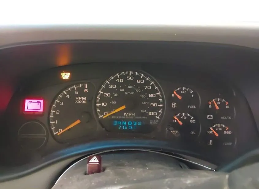 2001 GMC Yukon XL Used VIN 3GKFK16T11G261490 – trunk area 2001 GMC Yukon XL Used VIN 3GKFK16T11G261490 – trunk area