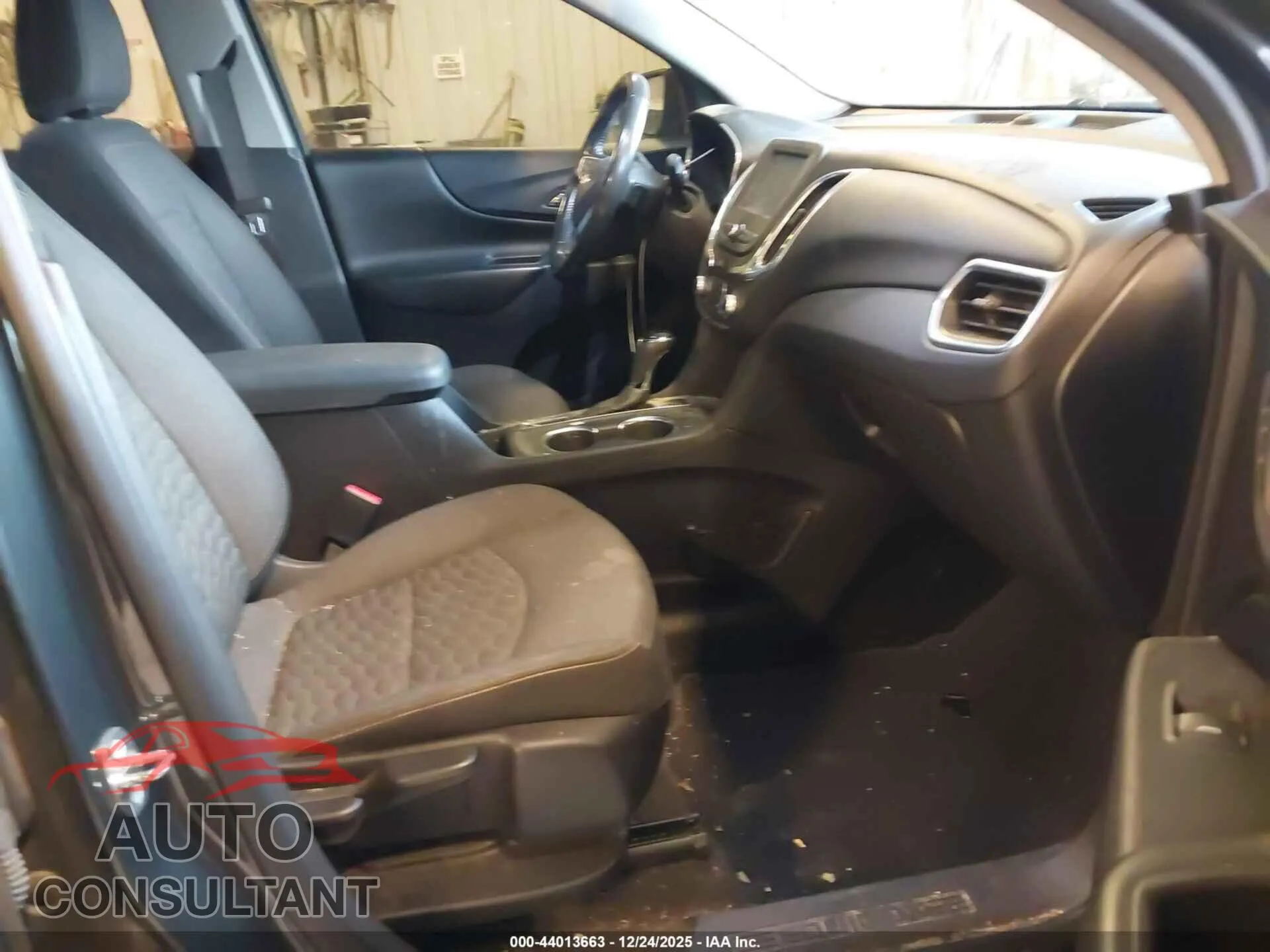 2018 CHEVROLET EQUINOX Damaged VIN 3GNAXKEX4JS557948 – interior seats
