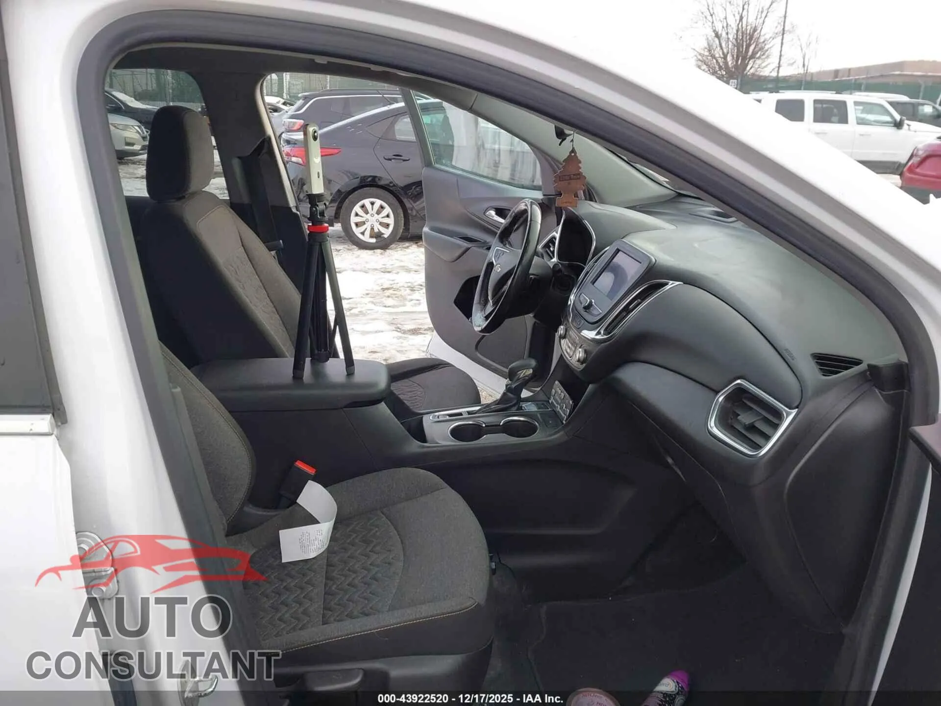 2022 CHEVROLET EQUINOX Damaged VIN 3GNAXUEV7NL218269 – interior seats