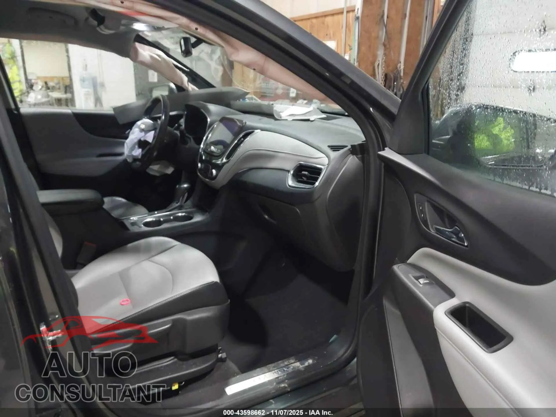 2019 CHEVROLET EQUINOX Damaged VIN 3GNAXXEV3KS660663 – interior seats