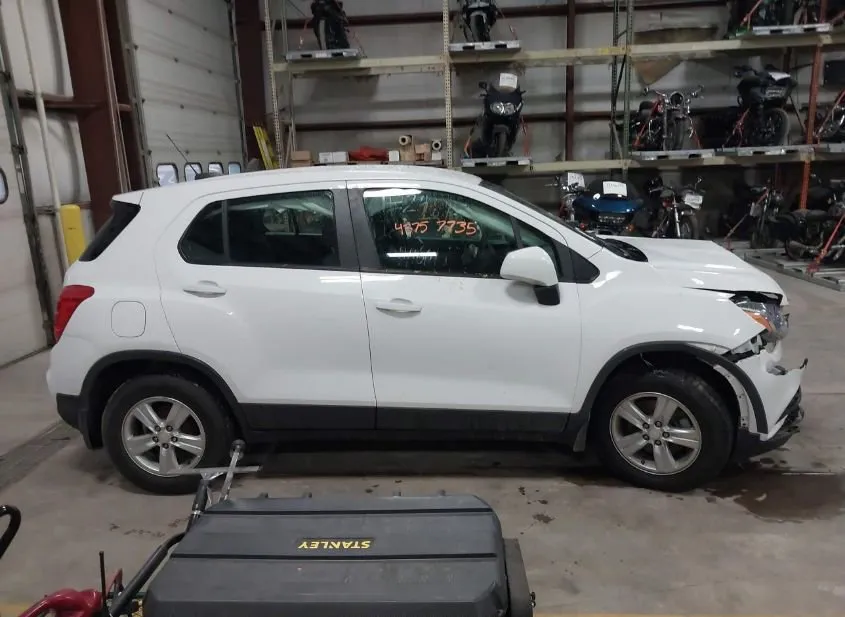 2019 CHEVROLET Trax Used VIN 3GNCJKSB5KL350063 – rear exterior 2019 CHEVROLET Trax Used VIN 3GNCJKSB5KL350063 – rear exterior
