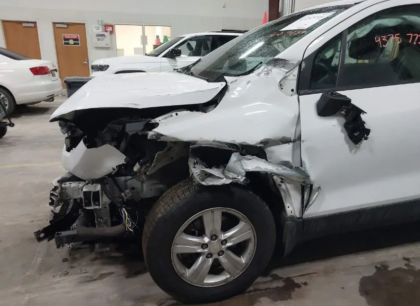 2019 CHEVROLET Trax Used VIN 3GNCJKSB5KL350063 – photo 13 2019 CHEVROLET Trax Used VIN 3GNCJKSB5KL350063 – photo 13