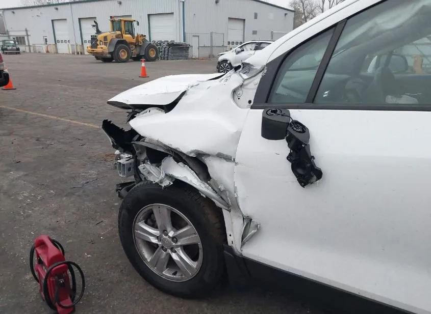 2019 CHEVROLET Trax Used VIN 3GNCJKSB5KL350063 – photo 15 2019 CHEVROLET Trax Used VIN 3GNCJKSB5KL350063 – photo 15