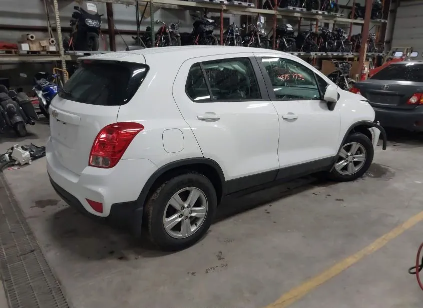 2019 CHEVROLET Trax Used VIN 3GNCJKSB5KL350063 – photo 17 2019 CHEVROLET Trax Used VIN 3GNCJKSB5KL350063 – photo 17