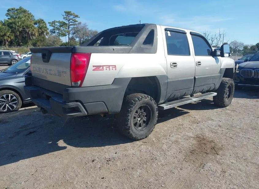 2002 CHEVROLET Avalanche Used VIN 3GNEC13T12G100560 – engine bay