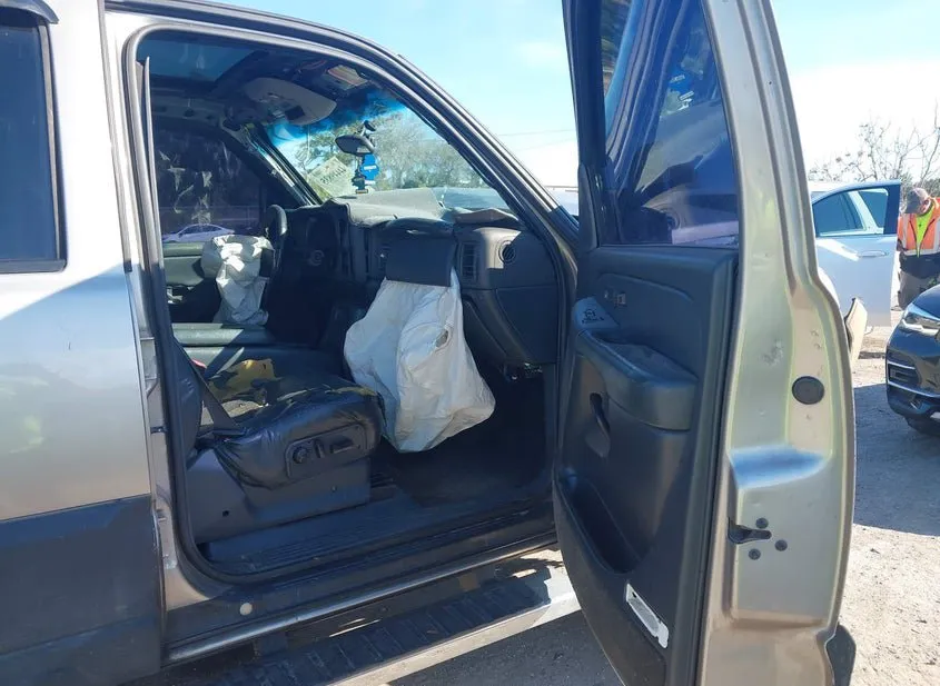 2002 CHEVROLET Avalanche Used VIN 3GNEC13T12G100560 – exterior detail